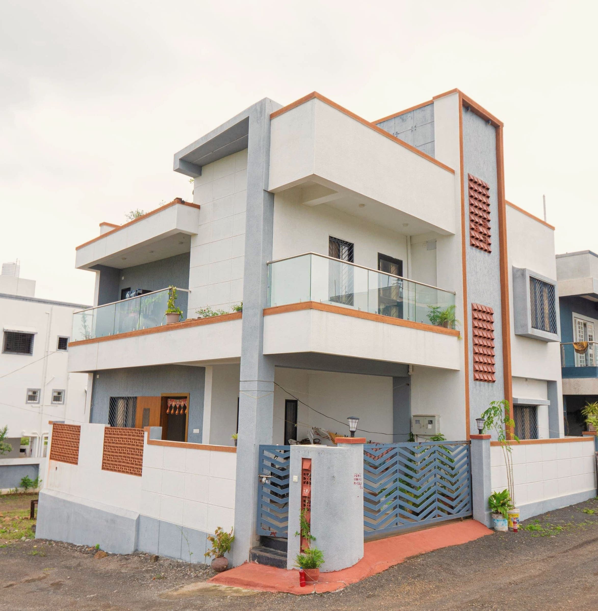 Modern family bungalow, Shinde House, Charholi, Pune